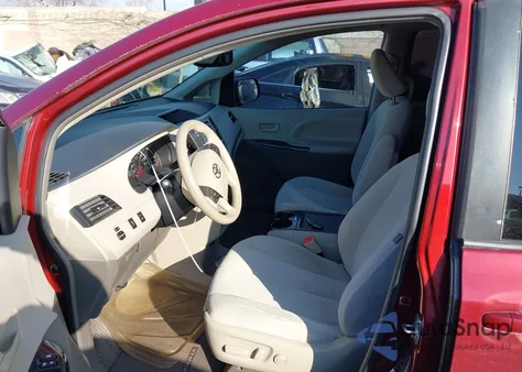 2013 Toyota Sienna Le V6 8 Passenger from USA, damaged, VIN 5TDKK3DC0DS395776